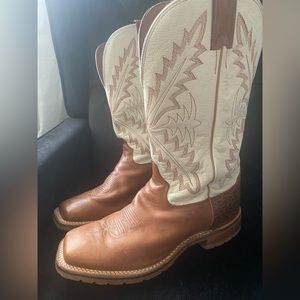 LIKE NEW Tony Lama Men’s Boots